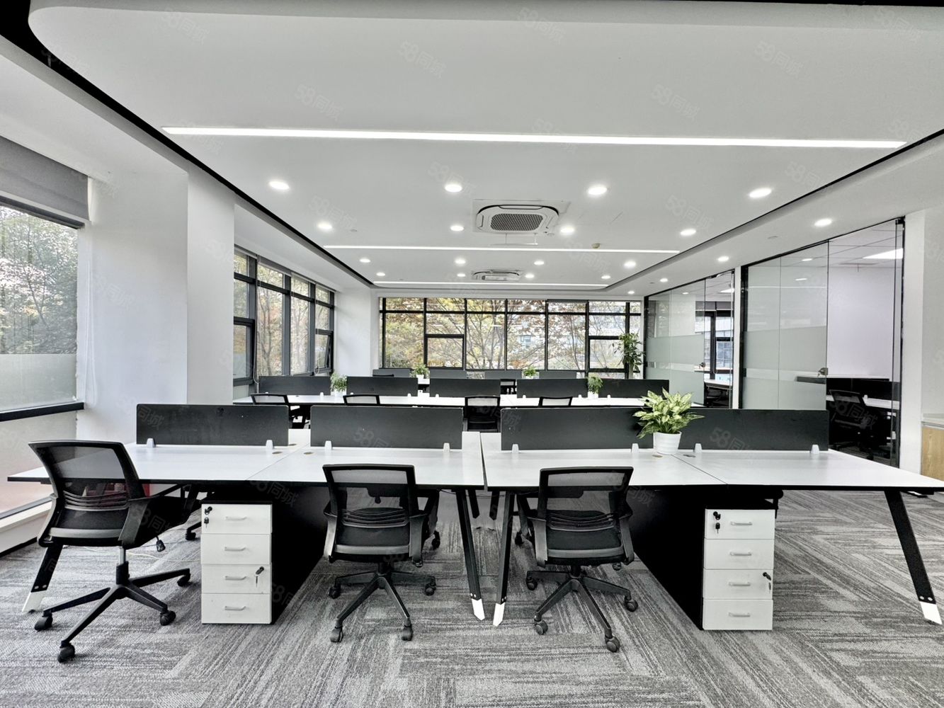 写字楼出租 · 210㎡精装办公空间